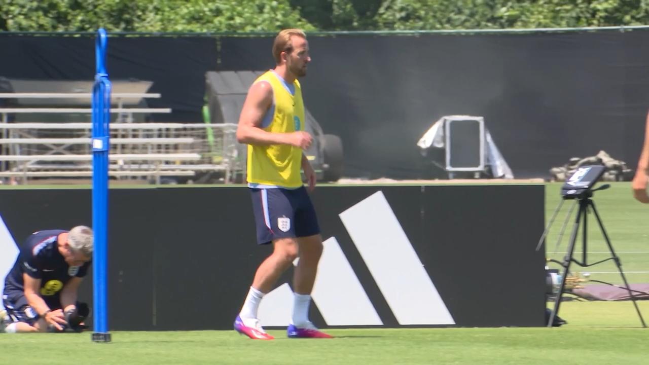 Roy Keane says if England want success at the World Cup it's down to Harry Kane and Jude Bellingham